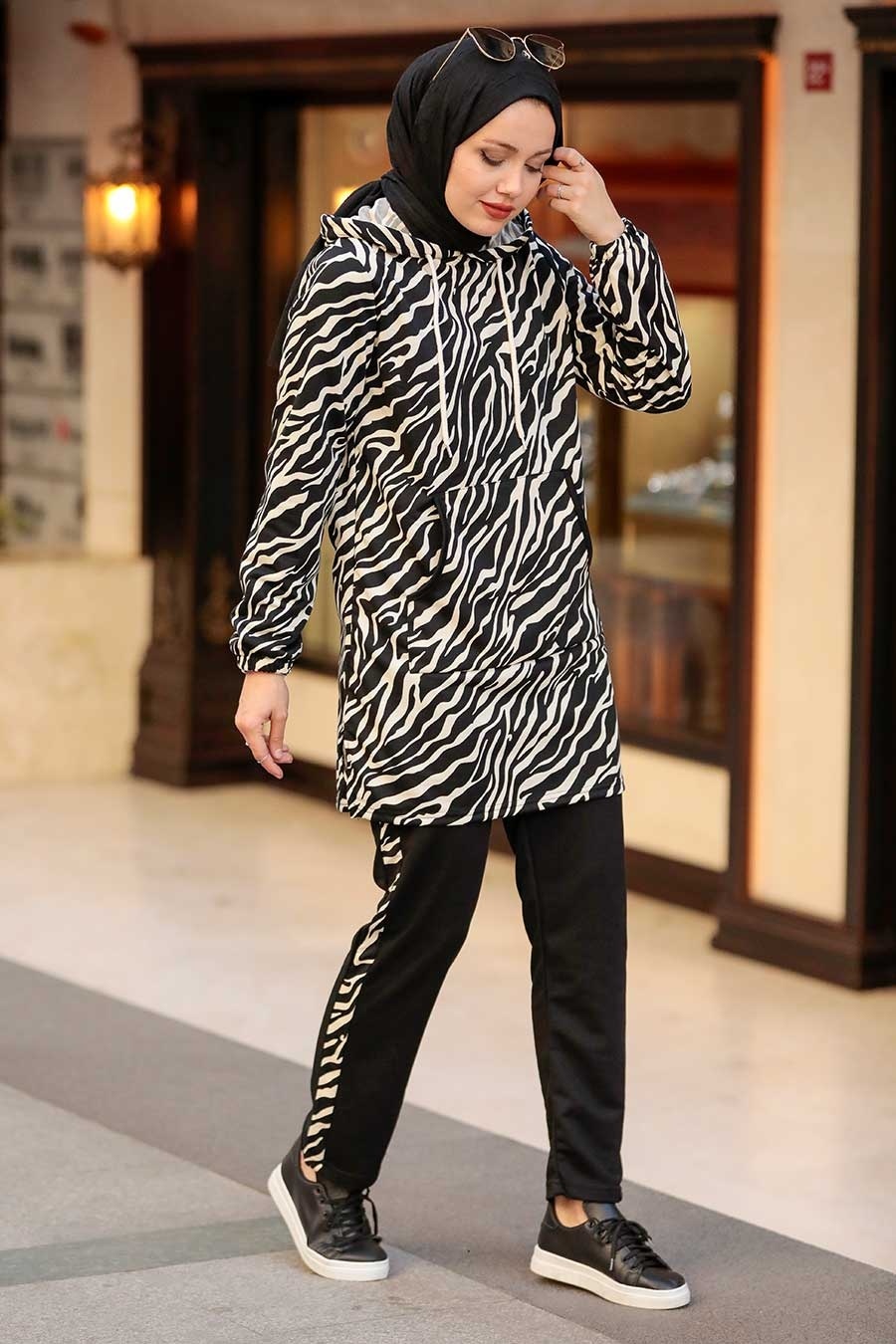 Neva Style - Zebra Desenli Siyah Tesettür İkili Takım 1196S